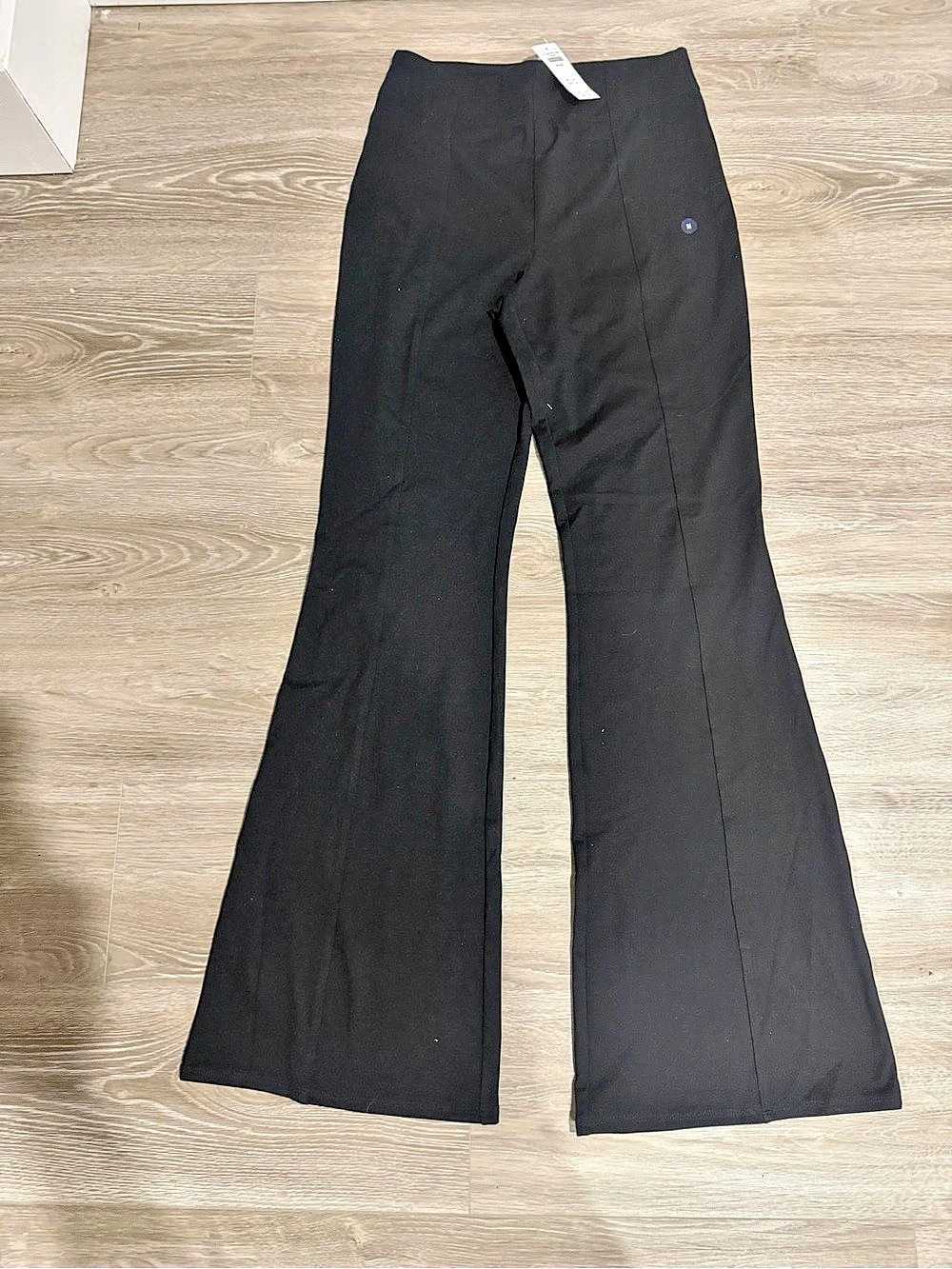 Abercrombie & Fitch yoga 25Flare Pants Flare Pants in Black Size Medium